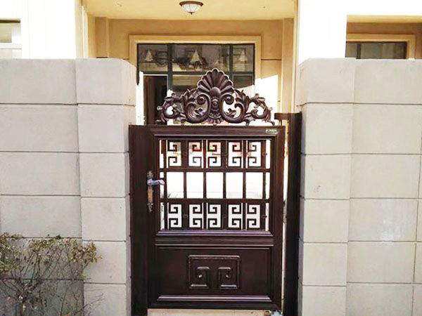 方管鋁藝大門(mén) 方管鋁藝大門(mén)
